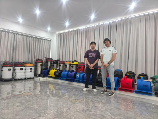 Expanding Overseas Markets | Australian Client Walid Visits Kanghome New Showroom for Australian Market Cooperation