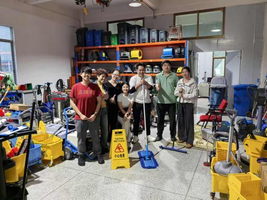 Cross border cooperation, warm gathering for mutual benefit - A delegation from Thailand We care company visited Guangzhou Kanghome for in-depth exchange